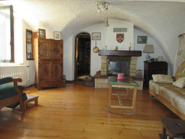 MAISON DE VILLAGE AVEC TERRAIN