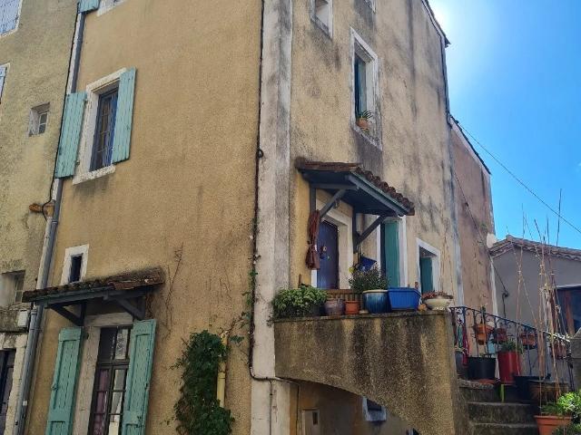 Maison de village avec terrain et mazet