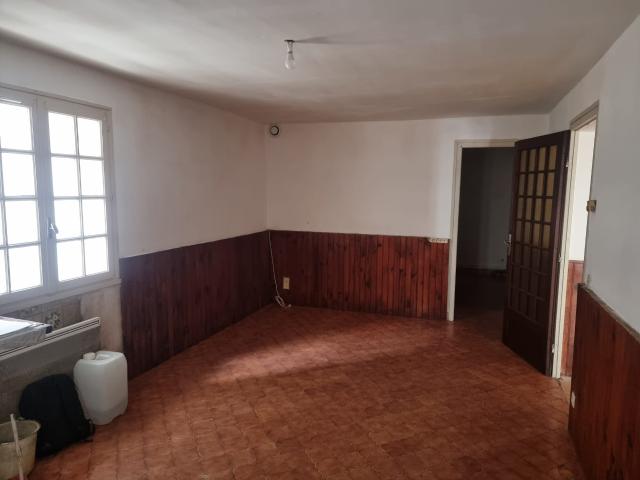 MAISON DE VILLAGE AVEC TERRAIN NON ATTENANT