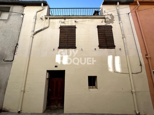 Maison de village avec terrasse à rénover