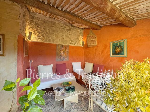 Maison de village avec terrasse sur le toit 110m² Saint Martin de Castillon