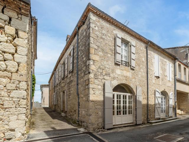 Maison de village avec terrasse