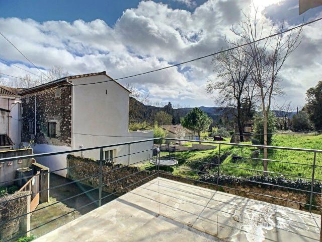 MAISON DE VILLAGE AVEC TERRASSE