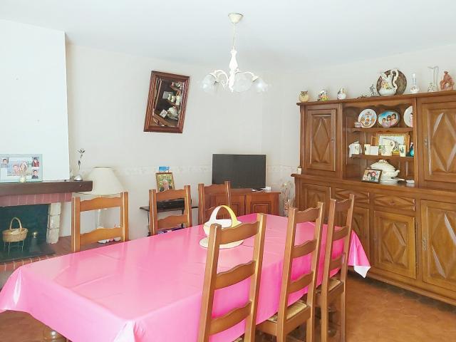 Maison de village avec terrasse 70m² Villemagne l'Argentière