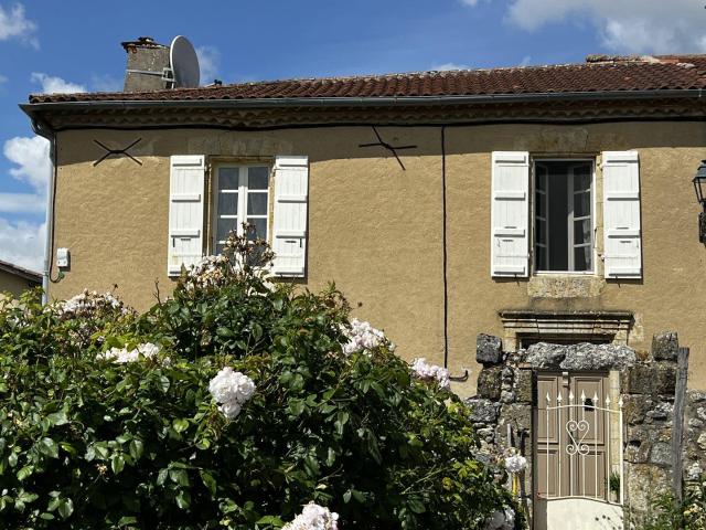 Maison de Village avec Vue Imprenable, Jardin et Cour 155m² Saint Puy