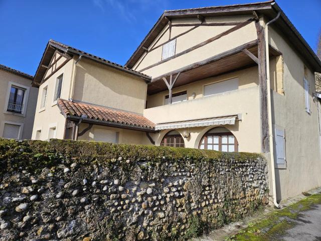 Maison de village avec vue panoramique 130m² Castelnau Rivière Basse