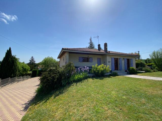 Maison de village avec 4 chambres, jardin et piscine. 204m² Saint Romain