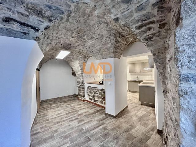 maison de village, calme lumineuse, traversante