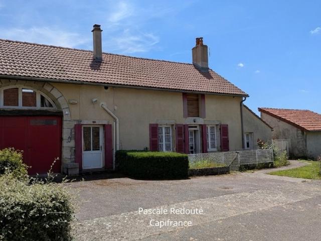 Maison de village de 5 pièces avec dépendances