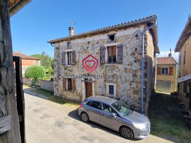 Maison de village avec grange et terrain
