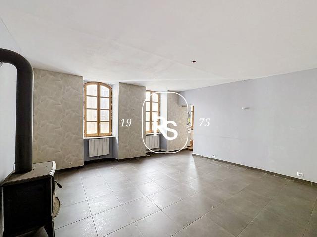 Maison de village de 101 m2 habitables dont une chambre indé. 101m² Largentière