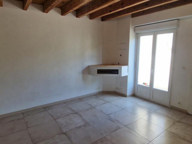 Maison de village de 130 m2 entièrement rénovée édifiée sur