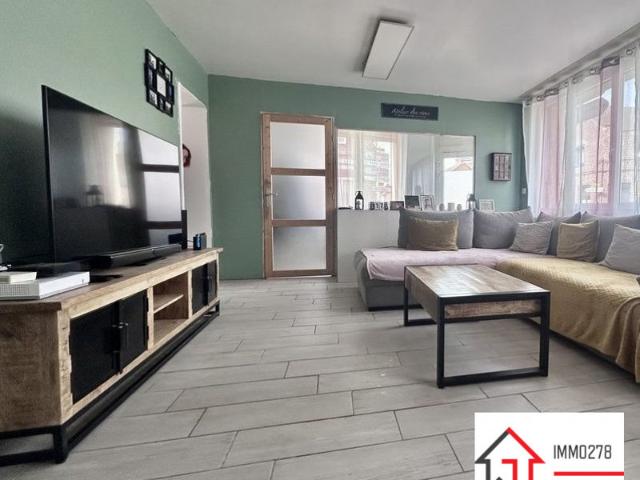 MAISON DE VILLAGE DE 138 M² AVEC JARDIN