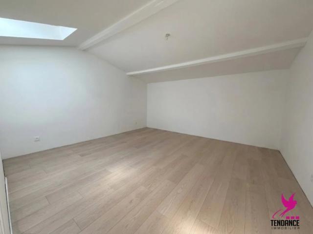MAISON DE VILLAGE DE 160 M² HABITABLES – CENTRE DE LARRA