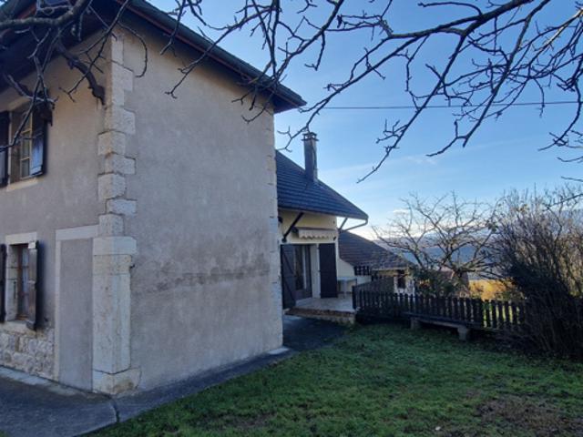 Maison de village de 171 m2 habitables édifiée sur terrain d