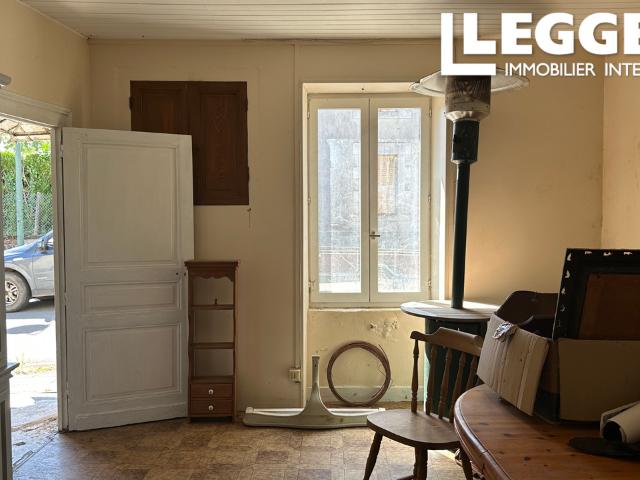 Maison de village de 3 chambres avec garage et jardin à rénover
