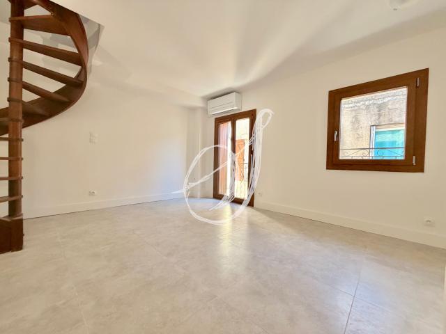 Maison de village de type 3, comprenant 1 chambre & 1 bureau