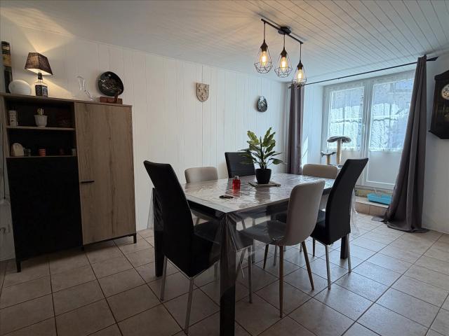 Maison de village de caractère avec vues sur la campagne et. 130m² Saint Laurent la Vallée