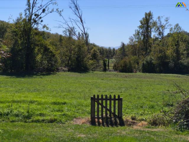Maison de village de caractère avec piscine et 4,92 hectares. 162m² Aurignac