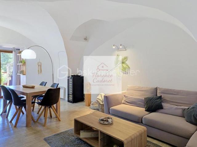 MAISON DE VILLAGE DE CARACTÈRE PROXIMITE UZES– 6 CHAMBRES – 2 TERRASSES – VUE DÉGAGÉE