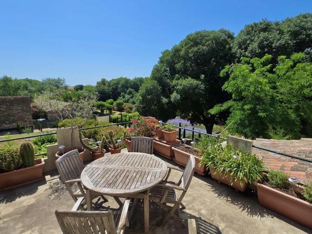 Maison de Village de Charme avec Atelier d’Artiste et Terras. 291m² Margon
