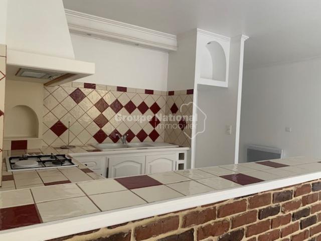 Maison de village deux chambres de 90m2 avec terrasse en centre ville COURTHEZON