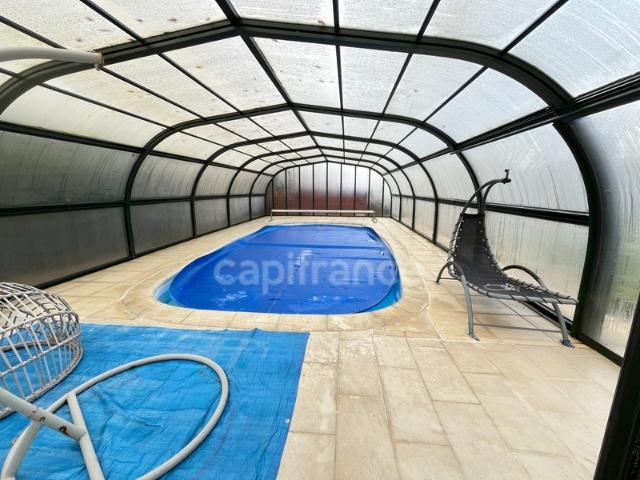 MAISON DE VILLAGE DPE: C 4 CHAMBRES PISCINE COUVERTE AUCUNS TRAVAUX A PREVOIR