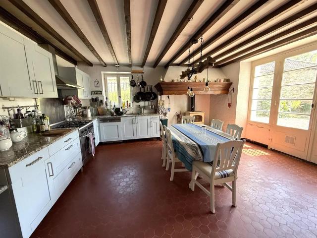 Maison de village du XVIIIe siècle avec piscine et jardin 196m² Préchacq Navarrenx