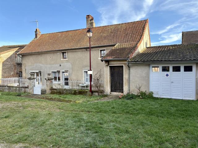 Maison De Village En Pierre 116m² Etrigny