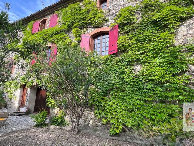 Maison de village en pierre 140m² Massanes