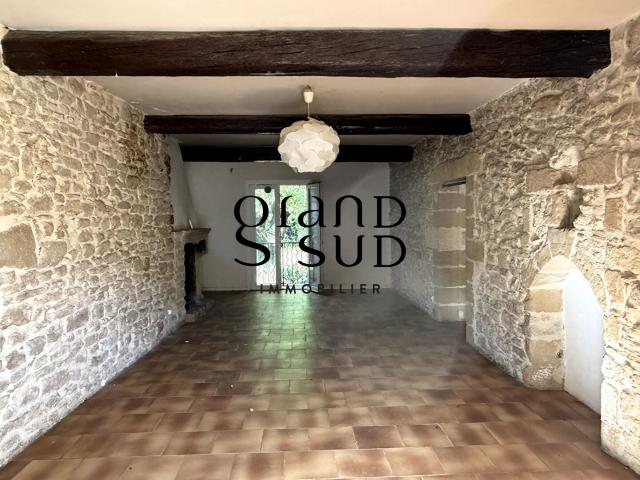 Maison de village en pierre à vendre environ 180 m2 Montaren proche Uzès