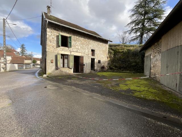 Maison de village en pierre à rénover entièrement 38510 LAN
