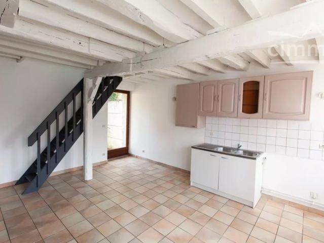 Maison de village en pierre à Saint Maximin