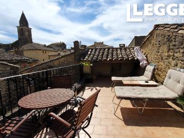 Maison de village en pierre avec 3 chambres et 2 terrasses dans un charmant village près du Pont du Gard