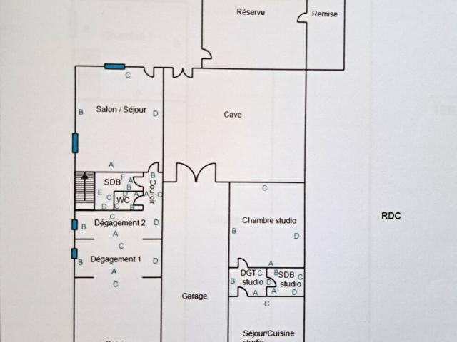 Maison de village en pierre de 136m2 avec jardin à Lavigny 39210