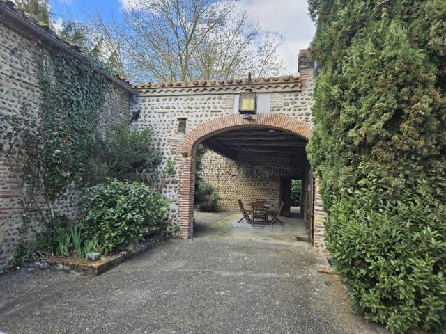 Maison de village en pierre du 19 siècle