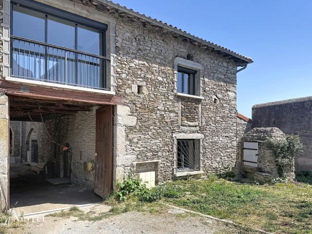 MAISON DE VILLAGE EN PIERRE ENV. 180 M2 4 CHAMBRES GARAGE 36M2