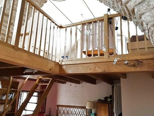 Maison de village en pierre Idéale résidence secondaire ou investissement Le Clapier