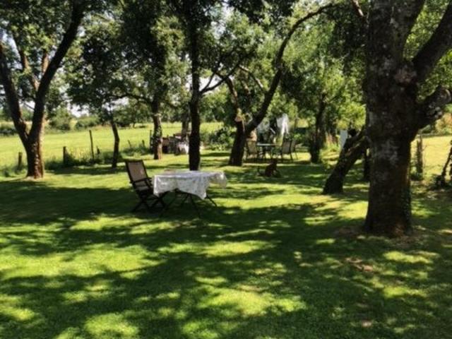 Maison De Village En Pierres Avec Agreable Jardin Et Grange 48m² Le Lindois