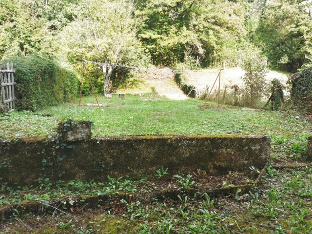 MAISON DE VILLAGE EN PIERRES DE 117M2 AVEC JARDIN