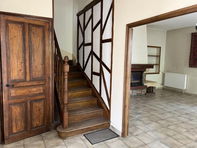 Maison de village en pierres sur cour et jardin clos 175m² Dun sur Auron