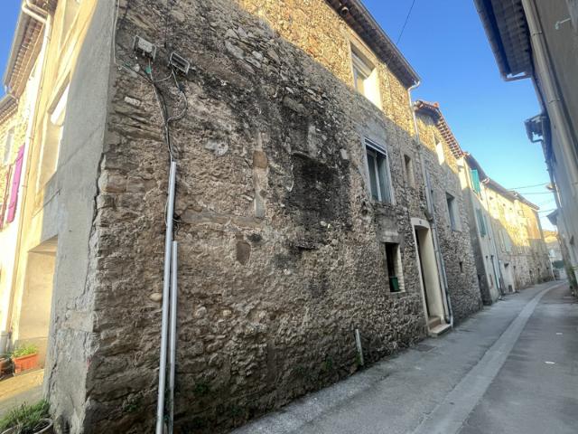 Maison de village en pierres