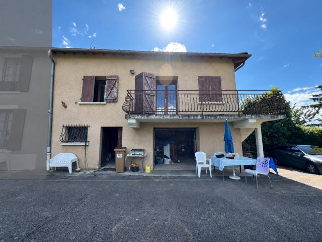 Maison de village en plateau à aménager Valencin