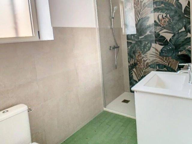 MAISON DE VILLAGE ENTIEREMENT RENOVEE TERRASSE CLIMATISATIO