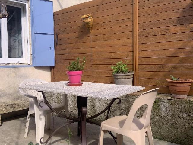 Maison de village et appartement loué