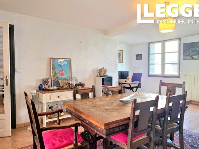 Maison de village Exideuil sur Vienne, 5 ch, jardin, dépendances, potentiel 2 logements, fibre, tout à l’égout