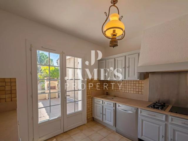 Maison de village Fontvieille 122m² Fontvieille