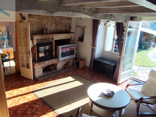 Maison de village FRESNES, jardin, calme 15 min de l'A6
