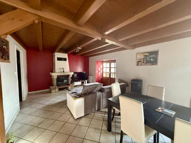 MAISON DE VILLAGE + GARAGE ROSIERES