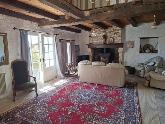 Maison de village historique avec une magnifique piscine 202m² Saint Privat en Périgord